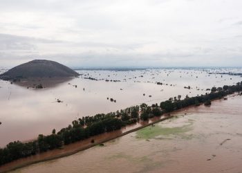 Δεν φαίνονται ούτε οι στέγες των σπιτiών στο Κεραμίδι Τρικάλων-δραματική εικόνα (ΦΩΤΟ+video)