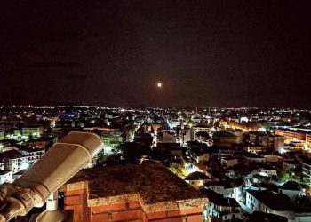 Οι Τρικαλινοί υποδέχθηκαν το “Μπλε Φεγγάρι” από το πιο ψηλό σημείο της πόλης