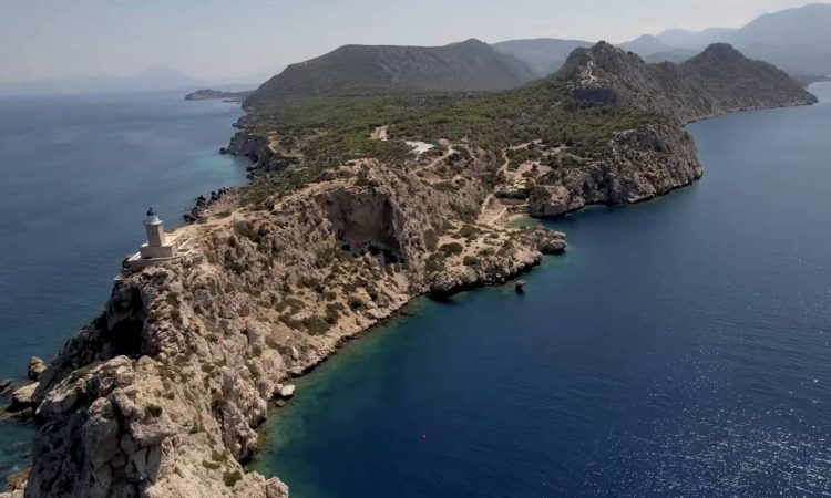 Ηραίο: Βουτιά στην ιστορία – Η μοναδική παραλία εντός αρχαιολογικού χώρου από ψηλά