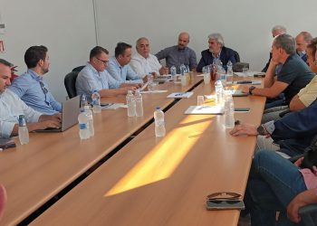 Επαγγελματικό Επιμελητήριο Αθηνών και ΓΣΕΒΕΕ σε σύσκεψη στο Επιμελητήριο Τρικάλων