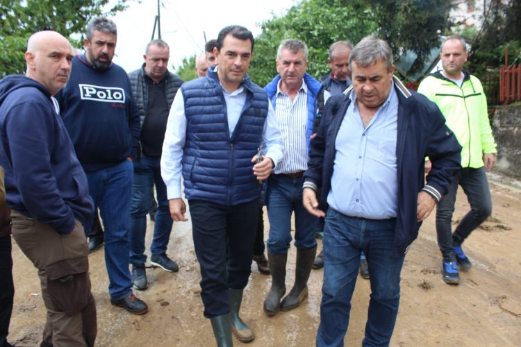 Ο Δήμαρχος Πύλης με τον Υπουργό Ανάπτυξης στις πληγείσες περιοχές