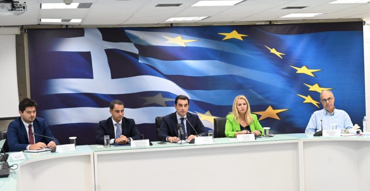Τέσσερα νέα μέτρα στη μάχη κατά της ακρίβειας ανακοίνωσε ο Υπουργός Ανάπτυξης Κώστας Σκρέκας