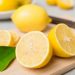 Το tip της μαμάς: Καθαρίστε τα άλατα μπάνιου με φλούδες λεμονιού