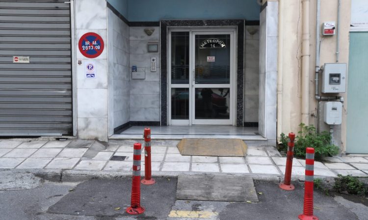 Θεσσαλονίκη: Ποινική δίωξη για ανθρωποκτονία με δόλο στον 69χρονο που σκότωσε την 42χρονη κόρη του