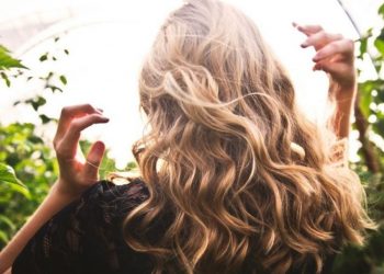 Χρησιμοποιείς έλαιο δεντρολίβανου για να μακρύνεις τα μαλλιά ;