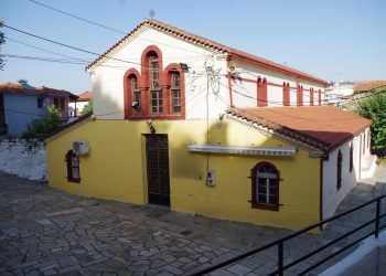 Πανηγυρίζει ο Ι.Ν. Αγίων Αναργύρων Τρικάλων