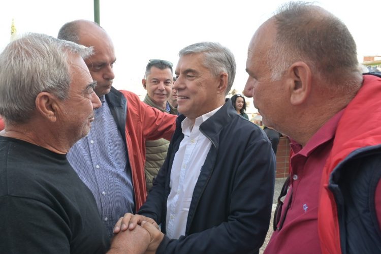 Στα Φάρσαλα ο Περιφερειάρχης Θεσσαλίας Κώστας Αγοραστός