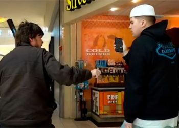 Βίντεο σοκ: Ντελιβεράς πυροβολεί 21χρονο YouTuber που του έκανε φάρσα