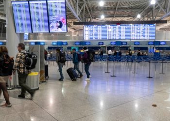 Skiplagging: Το κόλπο για φθηνά εισιτήρια που οι αεροπορικές εταιρείες μισούν