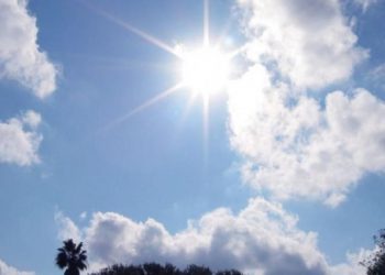 Καιρός: Πόσο θα διαρκέσει το όψιμο καλοκαίρι στη χώρα – Πού θα έχουμε «μίνι» καύσωνα