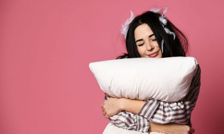 Πώς πλένονται τα πουπουλένια μαξιλάρια ύπνου