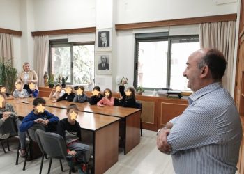 Επίσκεψη μαθητών στο Δημαρχείο-«Κύριε Δήμαρχε, τι θέλετε να κάνετε για την πόλη μας;»