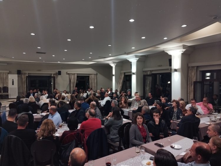 Σεμνή η συγκέντρωση της “Επανεκκίνησης” για τα επινίκια