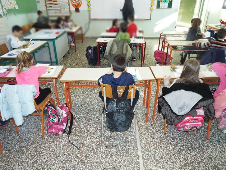 100 σχολικά γεύματα από τον Δήμο Τρικκαίων στα σχολεία των Μ. Καλυβίων