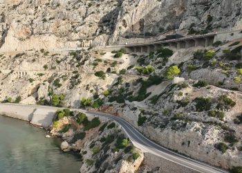 Κακιά Σκάλα: Η άγνωστη και συναρπαστική ιστορία των αθέατων πυροβολείων του Β Παγκοσμίου Πολέμου