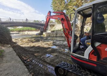 Ο Δήμος Τρικκαίων καθαρίζει την κοίτη του Ληθαίου
