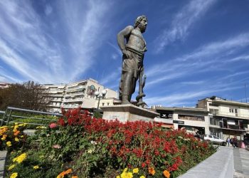 Ομορφότερα Τρίκαλα, με περισσότερα λουλούδια και πράσινο