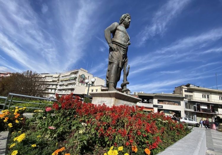 Ομορφότερα Τρίκαλα, με περισσότερα λουλούδια και πράσινο