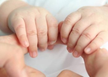 Νταντάδες της γειτονιάς: Μεγάλη αύξηση στο voucher έως και 500 ευρώ – Ποιοι οι δικαιούχοι