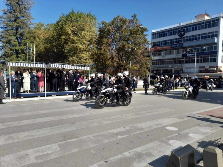 Εντυπωσιακή η παρουσία της Αστυνομίας και της Πυροσβεστικής στην παρέλαση (φωτό-video)