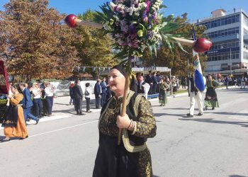 Άρωμα παράδοσης στην παρέλαση με την παρουσία των Πολιτιστικών Συλλόγων (photo-video)