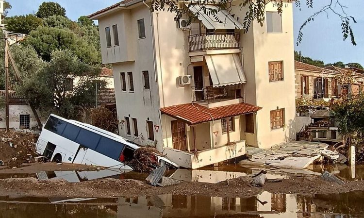 Κακοκαιρία – Πήλιο: Απόκοσμο τοπίο ο Πλατανιάς έναν μήνα μετά τις καταστροφές