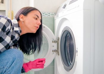 Τι πρέπει να γνωρίζετε αν πλένετε μαζί σεντόνια και πετσέτες