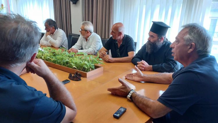 Στο πλευρό των πληγέντων ο Μιχαλάκης-Την καταβολή των αποζημιώσεων ζήτησαν οι Μεγαλοκαλυβιώτες και πλημμυροπαθείς από όλο το Νομό (φωτό-video)