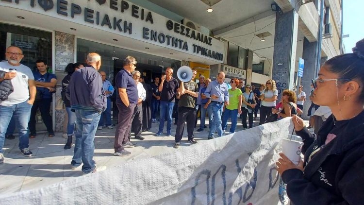 Στο πλευρό των πληγέντων ο Μιχαλάκης-Την καταβολή των αποζημιώσεων ζήτησαν οι Μεγαλοκαλυβιώτες και πλημμυροπαθείς από όλο το Νομό (φωτό-video)