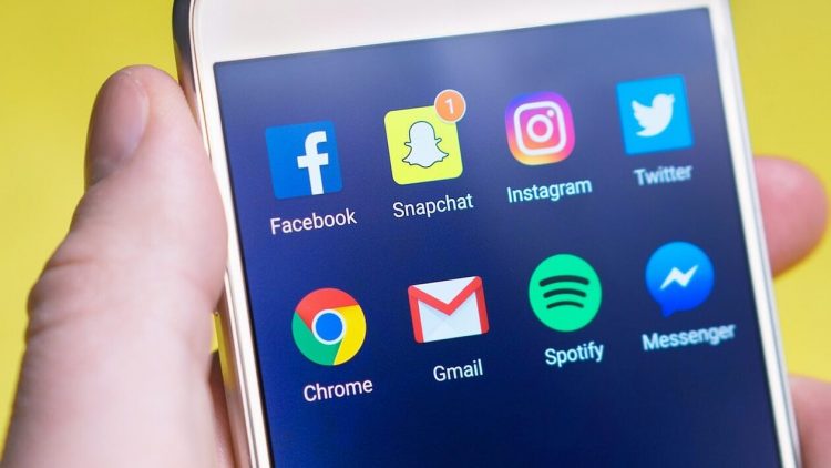 Social Media: Δέκα τρόποι για να εντοπίζετε τα ψεύτικα προφίλ