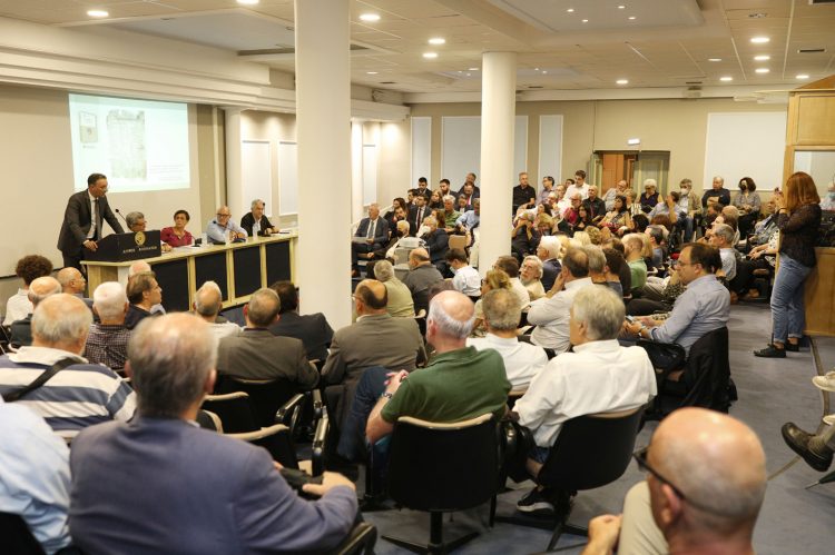 Με εντυπωσιακή επιτυχία και με τη σκέψη όλων στον δοκιμαζόμενο Βόλο, παρουσιάστηκε το βιβλίο του Π. Σκοτινιώτη