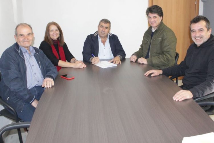 Yπογραφή σύμβασης έργου για το δίκτυο ύδρευσης Δέσης