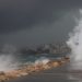 Έκτακτο Δελτίο Επιδείνωσης Καιρού από αύριο στη χώρα με κύρια χαρακτηριστικά τους θυελλώδεις ανέμους και τις ισχυρές βροχές και καταιγίδες  1 SHARES Σε ισχύ είναι το Έκτακτο Δελτίο της ΕΜΥ, το οποίο προειδοποιεί για επιδείνωση του καιρού αυτό το Σαββατοκύριακο. Ένα βαθύ βαρομετρικό χαμηλό από τα βόρεια – βορειοδυτικά συνοδευόμενο από ψυχρό μέτωπο πρόκειται να φέρει θυελλώδεις ανέμους και ισχυρές βροχές και καταιγίδες στη βόρεια και την ανατολική νησιωτική Ελλάδα.  Σημειώνεται ότι η θερμοκρασία θα πέσει αισθητά και θα υποχωρήσει κατά 6 με 8 βαθμούς Κελσίου. Αναλυτικά:  Θυελλώδεις βορειοδυτικοί άνεμοι εντάσεων 8 με 9 και πρόσκαιρα με ριπές έως 10 μποφόρ θα πνέουν από τις προμεσημβρινές ώρες του Σαββάτου (18-11-23) στα δυτικά και βαθμιαία και στα ανατολικά. Οι άνεμοι σταδιακά θα εξασθενήσουν από το απόγευμα της Κυριακής (19-11-23). Ισχυρές βροχές και καταιγίδες προβλέπονται από τις πρώτες ώρες του Σαββάτου (18-11-23) έως και το απόγευμα της ίδιας ημέρας στα νησιά του Ανατολικού Αιγαίου, τα Δωδεκάνησα και πρόσκαιρα νωρίς το πρωί στη Θράκη. Δείτε LIVE την πορεία της κακοκαιρίας:   Ο καιρός σήμερα Στην Αττική αναμένονται αραιές νεφώσεις, που από το απόγευμα θα πυκνώσουν. Οι άνεμοι θα πνέουν νοτιοδυτικοί, 3 με 5 μποφόρ, το βράδυ δυτικοί έως 4 μποφόρ. Η θερμοκρασία θα κυμανθεί από 12 έως 23 βαθμούς Κελσίου.  Στην Θεσσαλονίκη αναμένονται νεφώσεις, παροδικά αυξημένες. Από το βράδυ θα σημειωθούν τοπικές βροχές και μεμονωμένες καταιγίδες. Θα πνέουν άνεμοι μεταβλητοί, 3 με 4 μποφόρ, από το μεσημέρι από νότιες διευθύνσεις 4 με 6 μποφόρ. Αργά τη νύχτα θα στραφούν σε βορειοδυτικούς με περαιτέρω ενίσχυση. Η θερμοκρασία θα κυμανθεί από 12 έως 19 βαθμούς Κελσίου.  Στην Θεσσαλία αναμένονται λίγες τοπικές νεφώσεις. Από το μεσημέρι οι νεφώσεις θα αυξηθούν και το βράδυ στα βορειότερα τμήματα θα σημειωθούν τοπικές βροχές. Θα πνέουν άνεμοι από νότιες διευθύνσεις 3 με 4 μποφόρ, και από το απόγευμα νοτιοδυτικοί 4 με 6 μποφόρ. Η θερμοκρασία θα κυμανθεί από 09 έως 21 βαθμούς Κελσίου.  Στην Μακεδονία και στην Θράκη αναμένονται νεφώσεις, κατά διαστήματα αυξημένες με λίγες τοπικές βροχές κυρίως στην δυτική Μακεδονία τις πρωινές ώρες. Εκ νέου από το απόγευμα σε όλες τις περιοχές θα εκδηλωθούν βροχές και το βράδυ και σποραδικές καταιγίδες. Θα πνέουν άνεμοι από νότιες διευθύνσεις 3 με 4 και στα ανατολικά έως 5 μποφόρ, ενισχυόμενοι από το βράδυ σε 5 με 6 και στα ανατολικά έως 7 μποφόρ. Ο υδράργυρος θα δείξει από 08 έως 19 βαθμούς Κελσίου (σημ: στην δυτική Μακεδονία, 3-4 βαθμούς χαμηλότερα).  Στα νησιά του Ιονίου, στην Ήπειρο, στην δυτική Στερεά και στην δυτική Πελοπόννησο αναμένονται νεφώσεις, παροδικά αυξημένες με τοπικές βροχές αρχικά στο βόρειο Ιόνιο και την Ήπειρο. Τα φαινόμενα από το μεσημέρι θα επεκταθούν και στις υπόλοιπες περιοχές και στα βορειοδυτικά θα εκδηλωθούν και σποραδικές καταιγίδες. Θα πνέουν άνεμοι δυτικοί, 3 με 5 μποφόρ, ενισχυόμενοι από το μεσημέρι σε 5 με 6 και στο Ιόνιο 7 μποφόρ. Η θερμοκρασία θα κυμανθεί από 13 έως 23 βαθμούς Κελσίου (σημ: στο εσωτερικό της Ηπείρου, 4-5 βαθμούς χαμηλότερα).  Στην ανατολική Στερεά, στην Εύβοια και στην ανατολική Πελοπόννησο αναμένονται λίγες νεφώσεις, που από το μεσημέρι θα αυξηθούν. Θα πνέουν άνεμοι νοτιοδυτικοί, 4 με 5 μποφόρ. Από το απόγευμα θα ενισχυθούν σε 5 με 6 μποφόρ με τάση ενίσχυσης το νύχτα. Η θερμοκρασία θα κυμανθεί από 12 έως 23 βαθμούς Κελσίου.  Στις Κυκλάδες και στην Κρήτη αναμένονται λίγες νεφώσεις, κατά τόπους αυξημένες. Οι άνεμοι θα πνέουν νοτιοδυτικοί, 4 με 5 μποφόρ και από το μεσημέρι 5 με 6 μποφόρ. Η θερμοκρασία θα κυμανθεί από 16 έως 24 βαθμούς Κελσίου και στην Κρήτη έως 25 βαθμούς Κελσίου.  Στα νησιά του ανατολικού Αιγαίου και στα Δωδεκάνησα αναμένονται λίγες νεφώσεις κατά τόπους αυξημένες με τοπικές βροχές κυρίως στα βόρεια από το απόγευμα. Στα νησιά του ανατολικού Αιγαίου θα πνέουν αρχικά νότιοι-νοτιοανατολικοί άνεμοι, 3 με 4 μποφόρ. Από το μεσημέρι θα ενισχυθούν σε 5 με 6 και βαθμιαία έως 7 μποφόρ. Στα Δωδεκάνησα θα πνέουν το πρωί βορειοδυτικοί άνεμοι, 3 με 4 μποφόρ που βαθμιαία θα στραφούν σε νότιους-νοτιοδυτικούς, 4 με 6 μποφόρ. Η θερμοκρασία θα κυμανθεί από 16 έως 25 βαθμούς Κελσίου (σημ: στα βόρεια, 2-3 βαθμούς χαμηλότερα).  Μαρουσάκης: Από αύριο ξεκινούν να φτάνουν στη χώρα πιο ψυχρές αέριες μάζες Από το βράδυ θα ξεκινήσουν οι πρόσκαιρες βροχές στη χώρα σύμφωνα με τον μετεωρολόγο του OPEN, Κλέαρχο Μαρουσάκη.  Από αύριο ξεκινούν να φτάνουν στη χώρα πιο ψυχρές αέριες μάζες με τη θερμοκρασία να σημειώνει κατακόρυφη πτώση σε όλη τη χώρα ανά τμήματα. Οι βροχοπτώσεις ναι μεν θα είναι σύντομες αλλά θα πυκνώνουν.  Κύρια χαρακτηριστικά του ψυχρού κύματος θα είναι οι θυελλώδεις άνεμοι 8 με 9 μποφόρ με τον μετεωρολόγο να προειδοποιεί για απαγορευτικά μέσα στην αυριανή ημέρα συνιστώντας επικοινωνία με τα λιμεναρχεία.  Το κύμα κακοκαιρίας θα περάσει γρήγορα και θα κρατήσει μέχρι την Κυριακή, με τη χαμηλή θερμοκρασία να μένει μέχρι τη Δευτέρα.