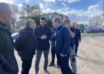 Ο Νίκος Σακκάς στα έργα του νέου πάρκινγκ-Αποτέλεσμα πρωτοβουλίας του Δήμου Τρικκαίων