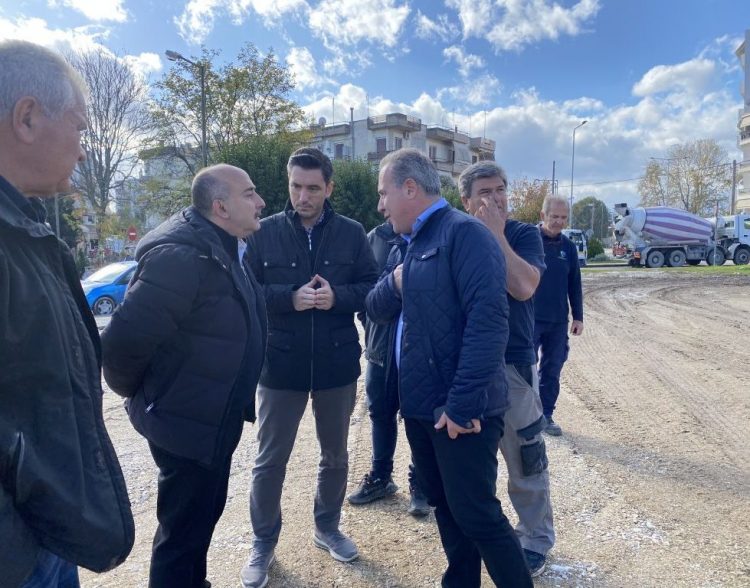 Ο Νίκος Σακκάς στα έργα του νέου πάρκινγκ-Αποτέλεσμα πρωτοβουλίας του Δήμου Τρικκαίων