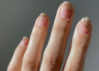 Glitter μανικιούρ! 7 διακριτικά σχέδια για εορταστικό λουκ