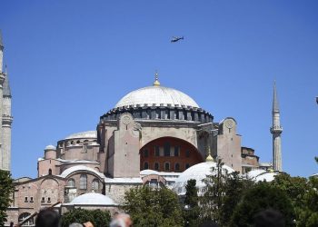 Αγία Σοφία: Καταρρέει ο τρούλος – Βίντεο από κάμερα ασφαλείας δείχνει θραύσματα να πέφτουν