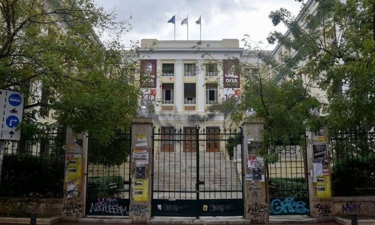 Έσπασαν στο ξύλο 26χρονο μέσα στην ΑΣΟΕΕ