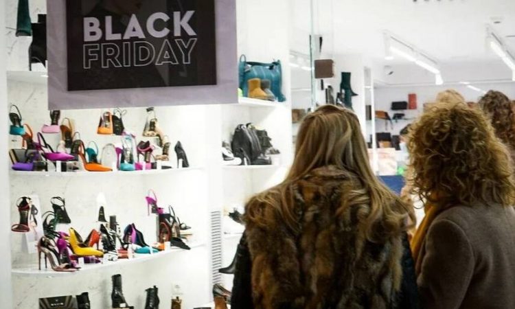 Black Friday: Μεγάλη προσοχή στις πλασματικές αγορές – Τι συστήνει η Ένωση Εργαζομένων Καταναλωτών