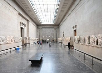 Γλυπτά Παρθενώνα: Στην αντεπίθεση οι Βρετανοί – «Είπαν ψέματα οι Έλληνες»