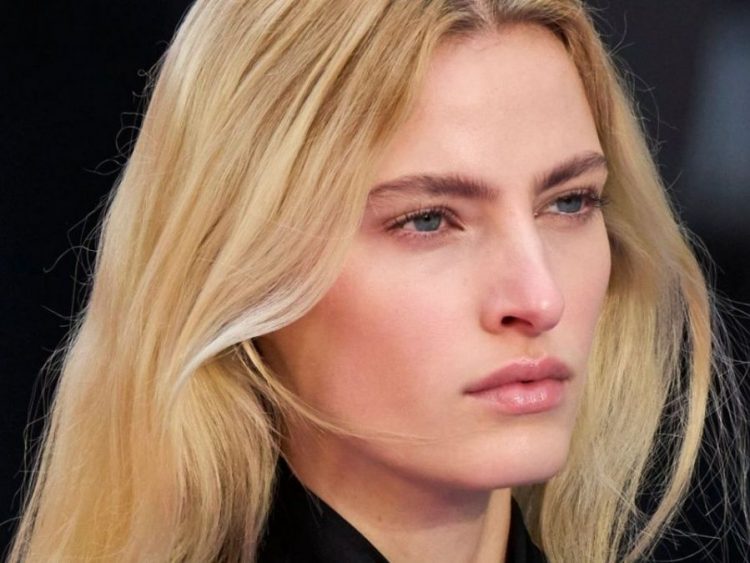 Το Trophy Blonde είναι το «νέο ξανθό» του φθινοπώρου