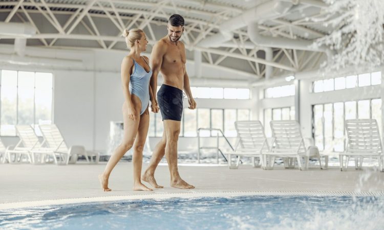 Τα ζώδια που κυνηγάνε σχέση μόνο με μικρότερους άντρες