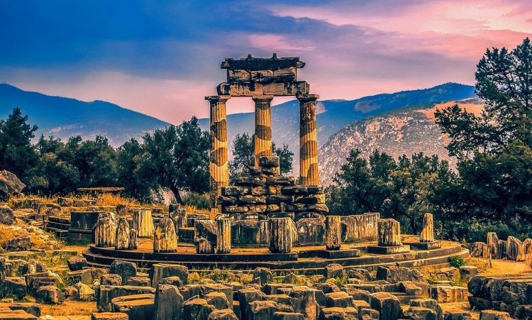 Aπό τον ναό του «Ιερού Τριγώνου» στον «ομφαλό» της Γης