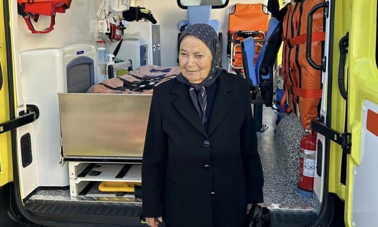 Συνταξιούχος αγρότισσα δώρισε ασθενοφόρο στο νοσοκομείο Μεσολογγίου – Οι όροι που έθεσε