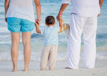 Επίδομα παιδιού Α21: Ανοιχτή για λίγο ακόμα η πλατφόρμα – Έρχονται αυξήσεις μέχρι 220 ευρώ
