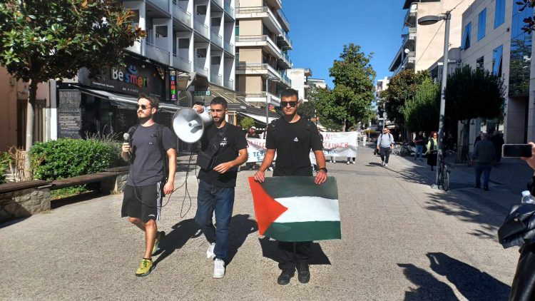 Στους δρόμους οι φοιτητές της ΣΕΦΑΑ στα Τρίκαλα-Κινητοποίηση με αιτήματα για την Παλαιστίνη, τη στέγασης, σίτιση και τις μετακινήσεων