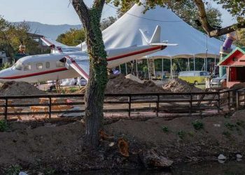 Το αεροπλανάκι του Μικρού Πρίγκιπα προσγειώθηκε στον Μύλο των Ξωτικών-Κλεφτές ματιές στο χριστουγεννιάτικο πάρκο πριν την έναρξη