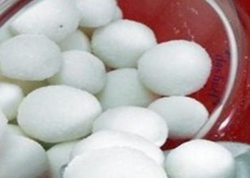 Πώς φεύγει η μυρωδιά της ναφθαλίνης