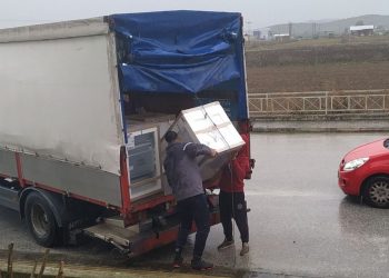 Αγάπη και αλληλεγγύη: Εννέα οικοσκευές χαρίζουν φως στα σπίτια πλημμυροπαθών στη Σωτήρα