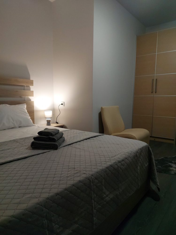 Square Apartments … Το νέο συγκρότημα πολυτελών ενοικιαζόμενων κατοικιών AIRBNB στα Τρίκαλα